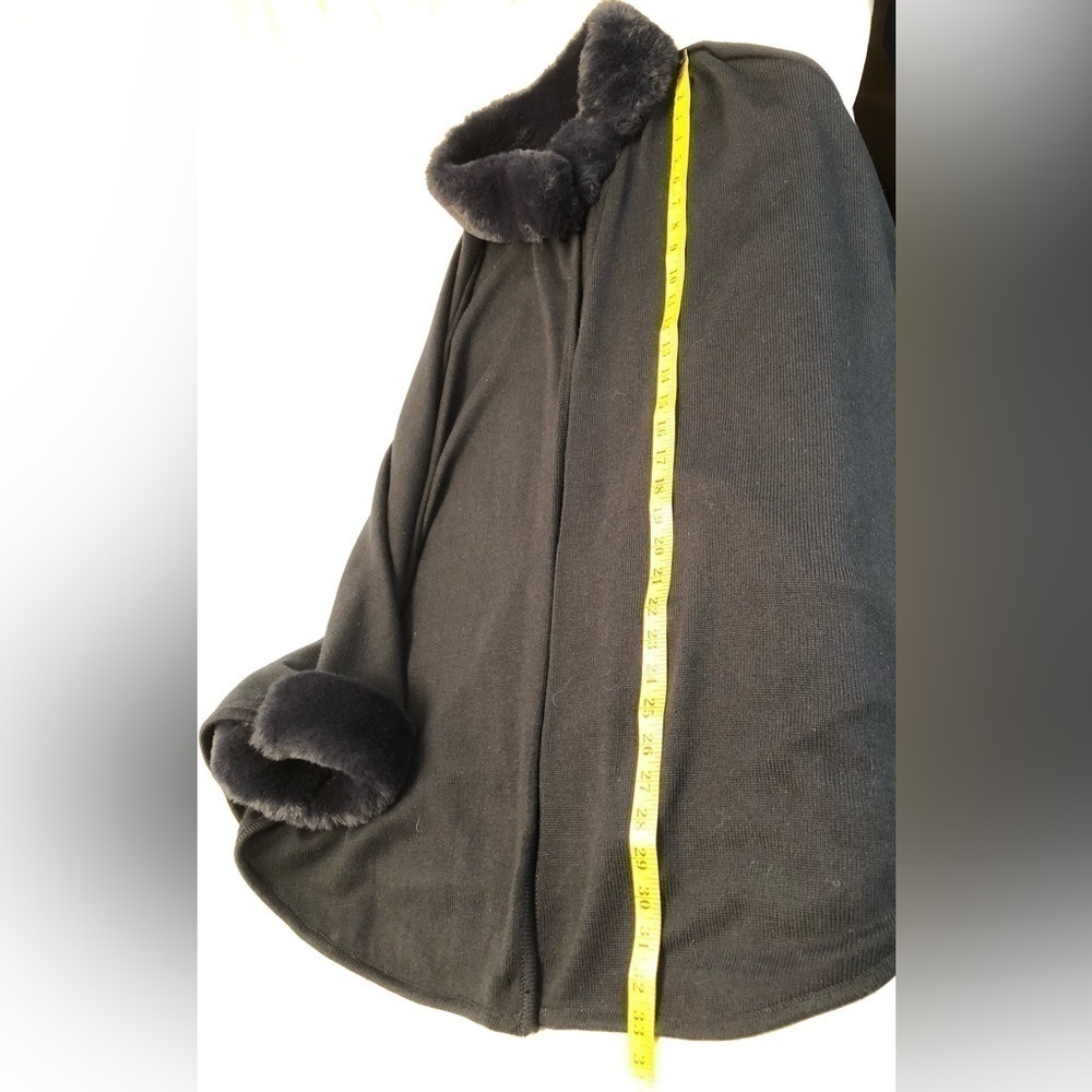 NWT BASLER Cardigan Poncho Cape Navy Blue Knit Faux Fur Size 44 US 12-14 XXL - Picture 11 of 16